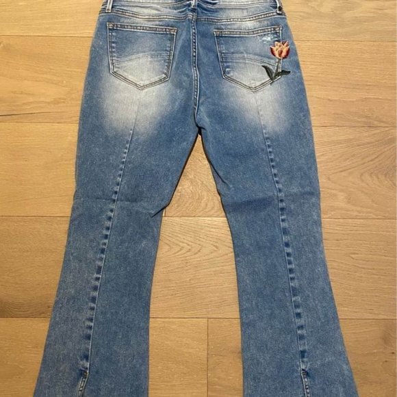 Boho Cropped Embroidered Denim - Picture 5 of 8